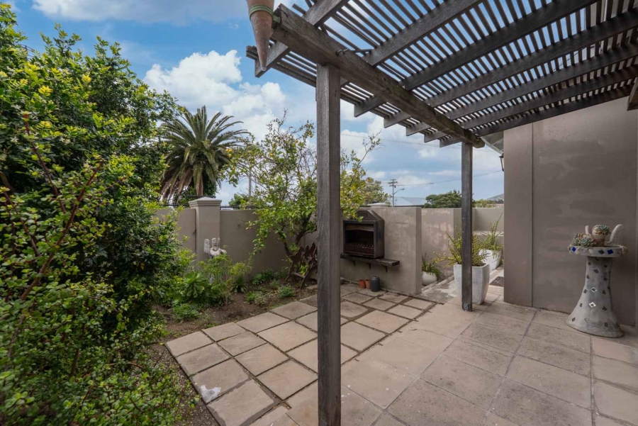 3 Bedroom Property for Sale in Gardens Western Cape